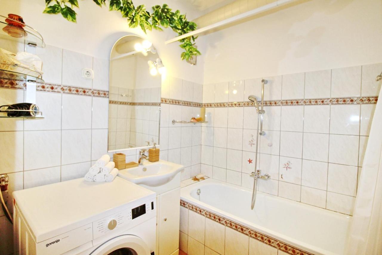 Cosy Castle Apartment Budapest Exterior photo